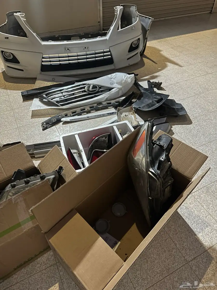 قطع غير لكزز انور اسطب خلفيه وصطامات خلفيه وصدام امامي 2