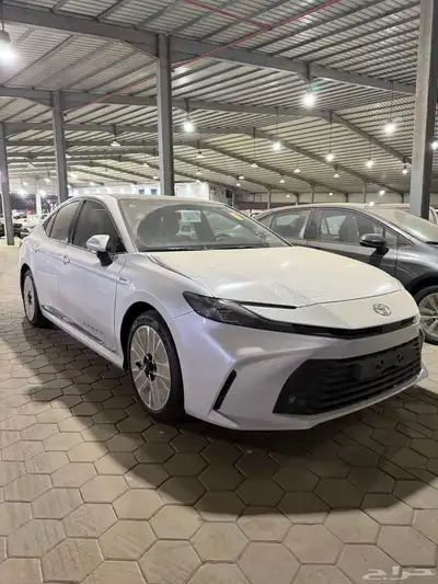 تويوتا كامري LE هايبرد 2025 0