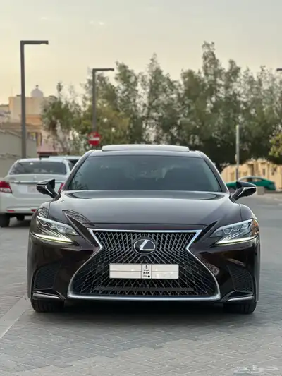 للبيع لكزس LS500h موديل 2020 سعودي 0