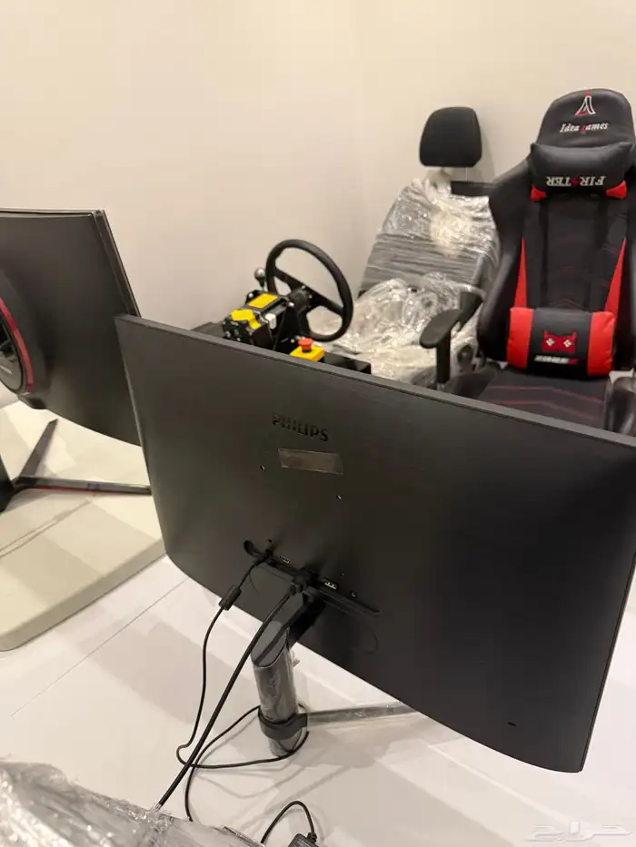 للبيع 3 شاشات قيمنق نظيفة جدا  (Philips - Acer - Curved Ultra 7