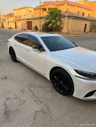 لكزس ls500 هايبرد2018 فل كامل عبداللطيف جميل 15