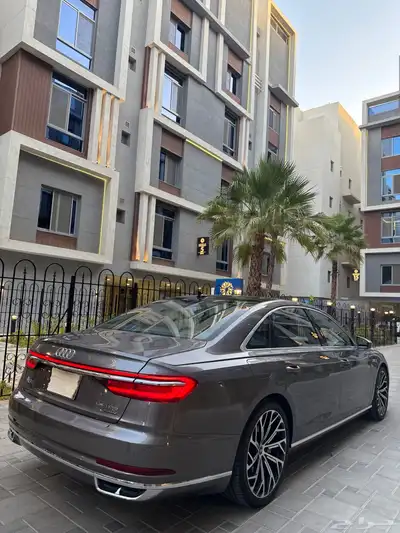 Audi A8 s line 2018 مخزن 11