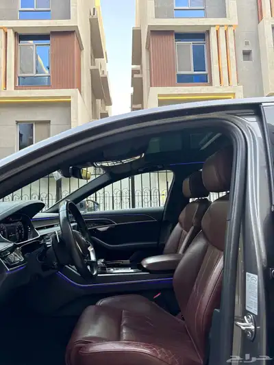 Audi A8 s line 2018 مخزن 16