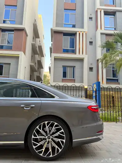 Audi A8 s line 2018 مخزن 9