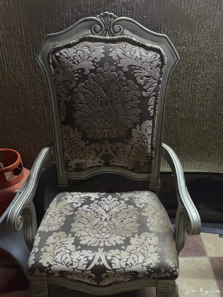 جزمات رسميه _ كرسيين _ ستاره _ ساعه يد _ لوحه _ فستان 1