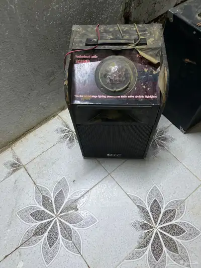 للبيع سماعات 1