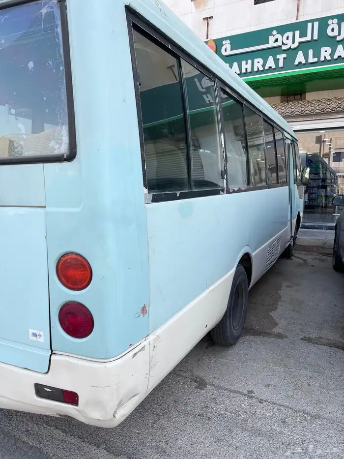 باص متسوبيشي روزا 6