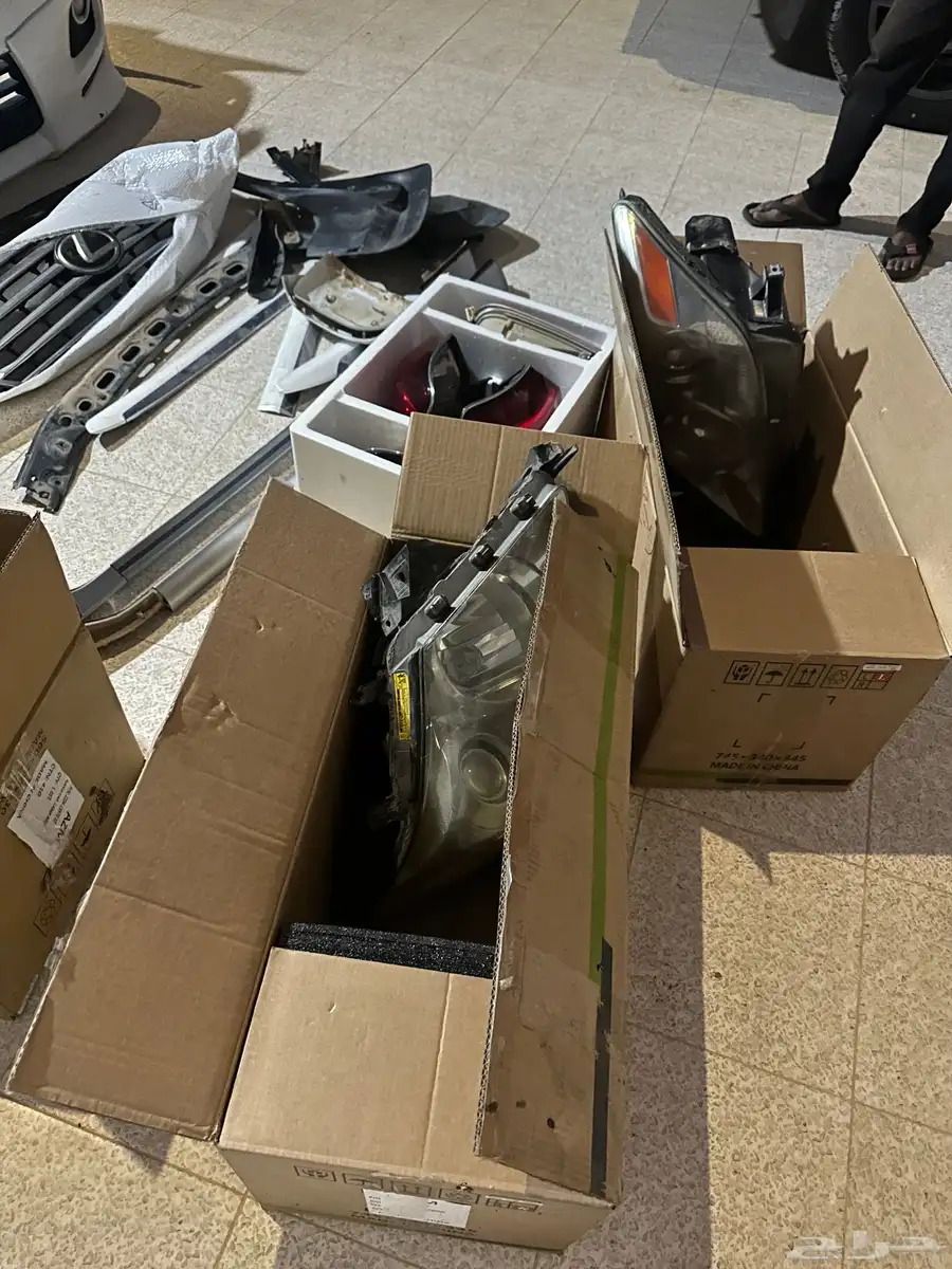 قطع غير لكزز انور اسطب خلفيه وصطامات خلفيه وصدام امامي 3