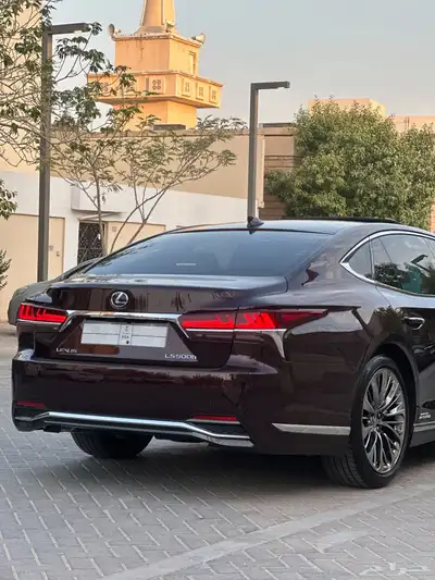 للبيع لكزس LS500h موديل 2020 سعودي 7