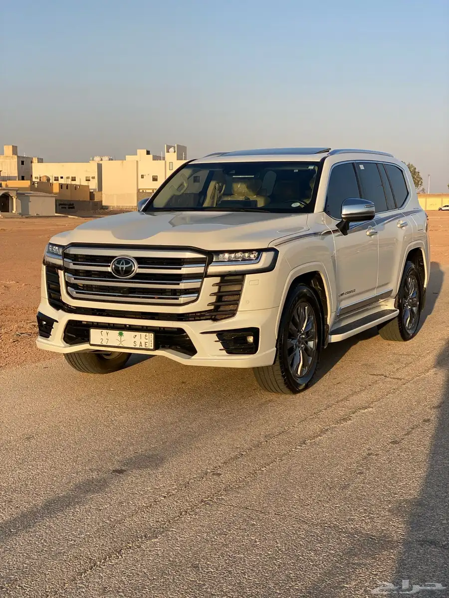 جيب لاند كروزر vxr 2023 12