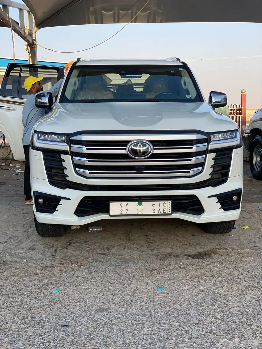 جيب لاند كروزر vxr 2023 2