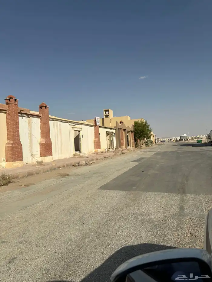 للبيع ارض بحي الجنادريه قريبه طريق الدمام 1