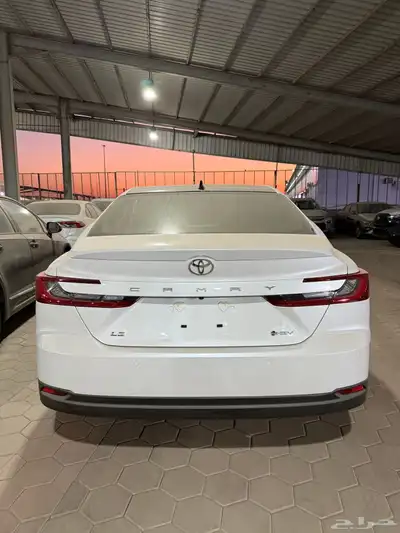 تويوتا كامري LE هايبرد 2025 3