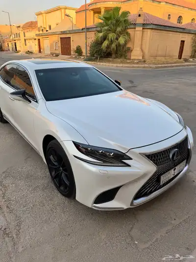 لكزس ls500 هايبرد2018 فل كامل عبداللطيف جميل 14