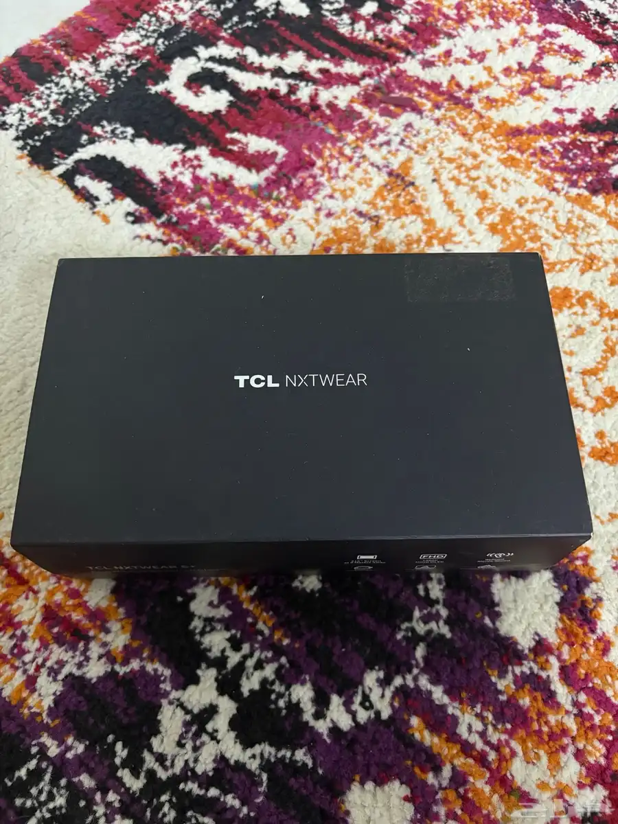 يعرض محتوى سينمائي نظارة  TCL NXTWEAR S 3