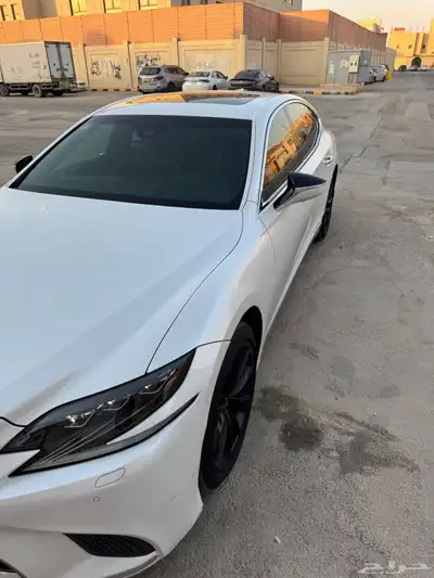لكزس ls500 هايبرد2018 فل كامل عبداللطيف جميل 13