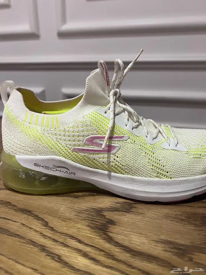 حذاء رياضه 1