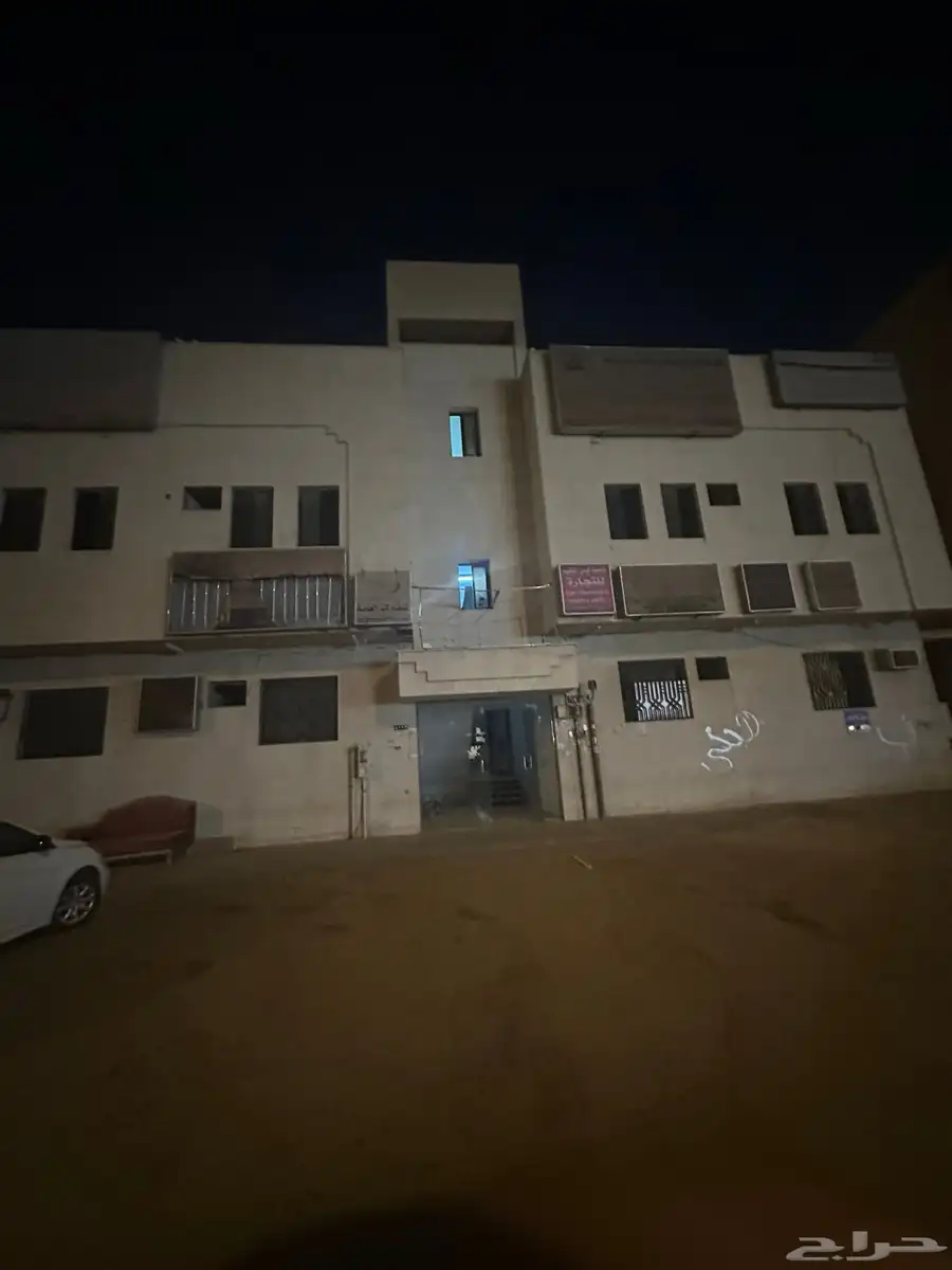 شقق للعزاب حى الشهداء 3000 0