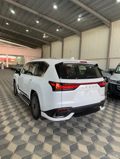 لكزس 600LX إف سبورت 2025 فل كامل بطاقه جمرك 4