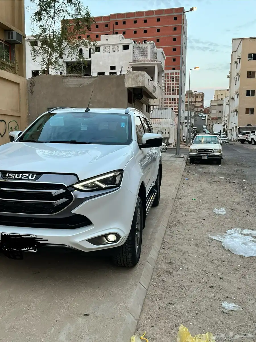 ايسوزو MUX موديل 24 ماشي 27 الف اخو الجديد بدون دبل 4