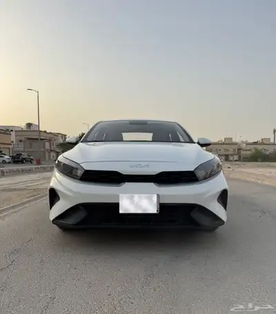 كيا سيراتو لون ابيض موديل 2023 3
