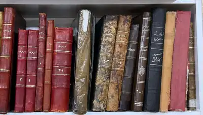 مجموعة كتب قديمة جدا  للبيع جملة 24