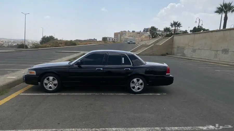 فورد كراون فيكتوريا 2011 نضيف 10