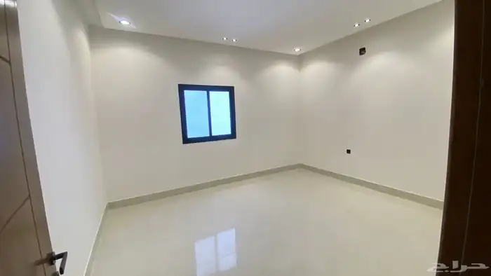 دور ارضي للبيع شارع 20 شرقي 12