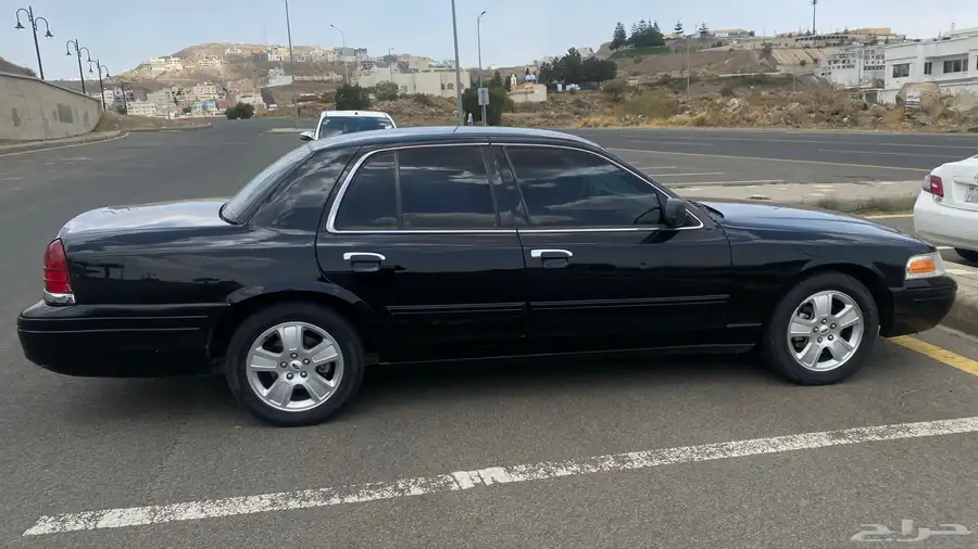 فورد كراون فيكتوريا 2011 نضيف 7
