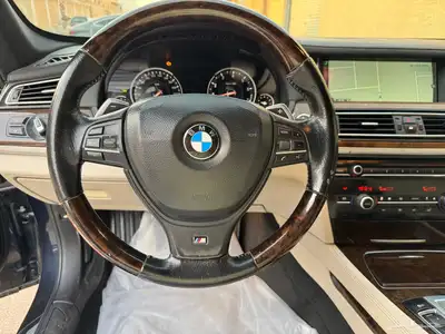 BMW 730 2013 8