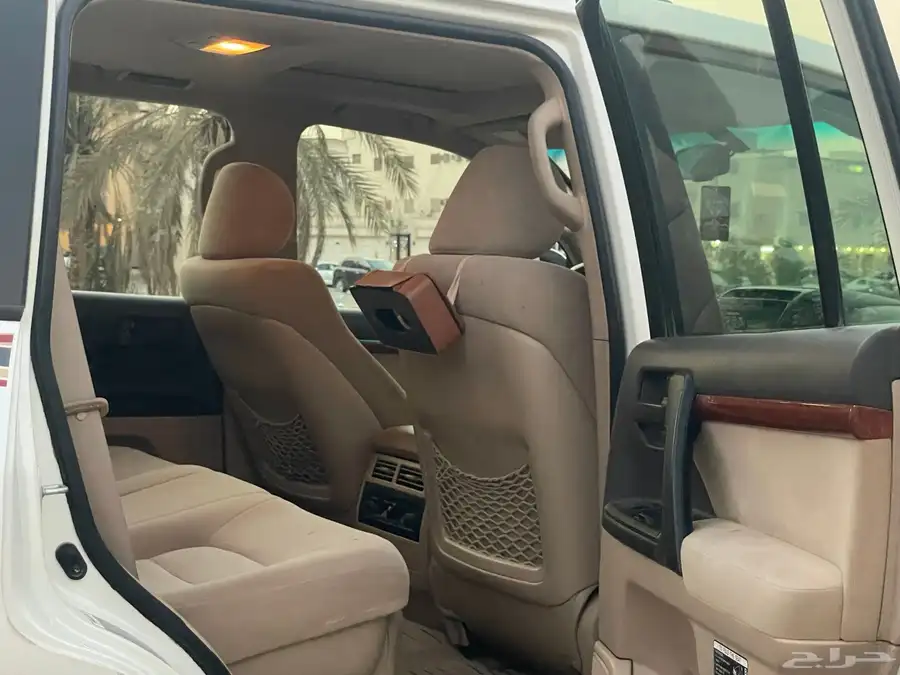 تويوتا 2015 ممشى 270 الف فقط وكالة لتميد اديشن 10
