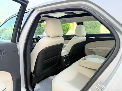كرايزلر C300 2021 23