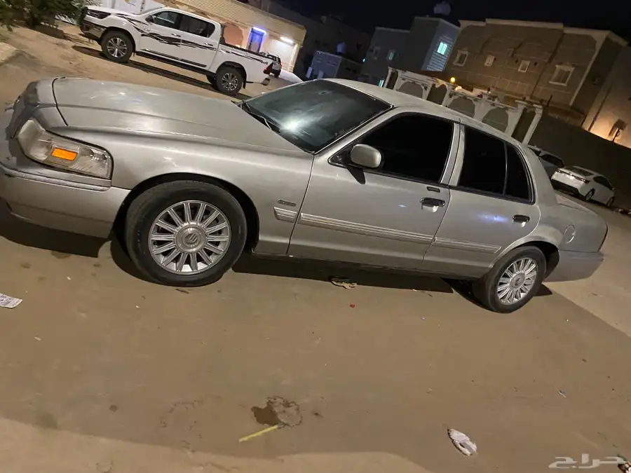 فورد ماركيز 2010 نظيف فيه كل شيء ماعدا فيه مشكله بالقير 2