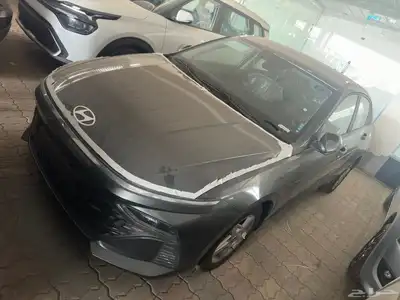 هونداي اكسنت فليت 1.5 سي سي2025 ابيض سقف اسود و رصاصي واسود 0