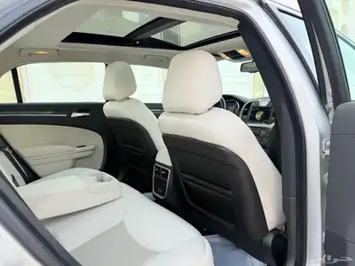 كرايزلر C300 2021 31