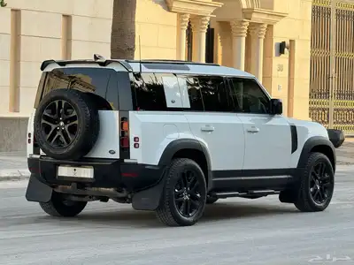 لاندروفر ديفندر موديل 2020 بحاله ممتازه 17
