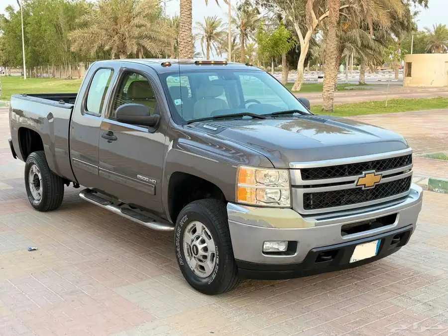 سلفرادو 2013 غماره ونصف LT دبل HD2500 للبيع نضييف 4