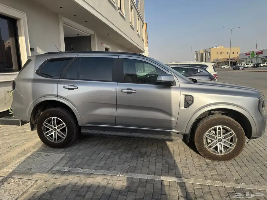 Ford Everest XLS Petrol 4WD 2024 Model - 2025 Registered 6