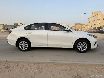 كيا سيراتو لون ابيض موديل 2023 1