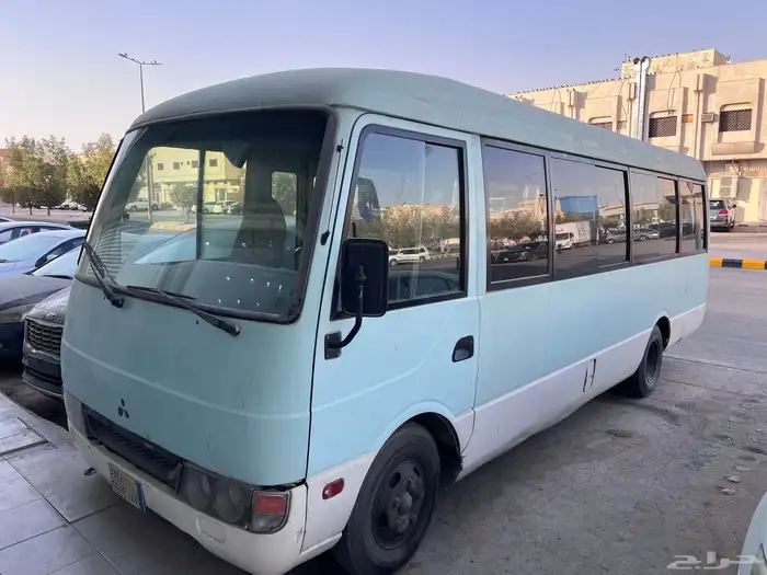 باص متسوبيشي روزا 8
