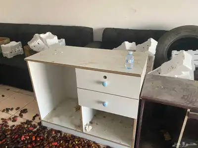 دولاب و طاوله العدد 2 و ثالثه ابواب 6