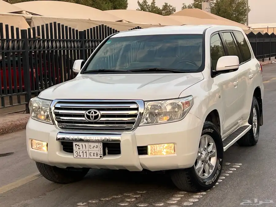 للبيع جيب لاندكروزر ((GXR 2011 نظيف جدا )) 1