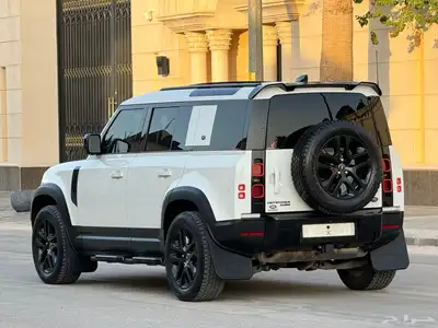 لاندروفر ديفندر موديل 2020 بحاله ممتازه 11