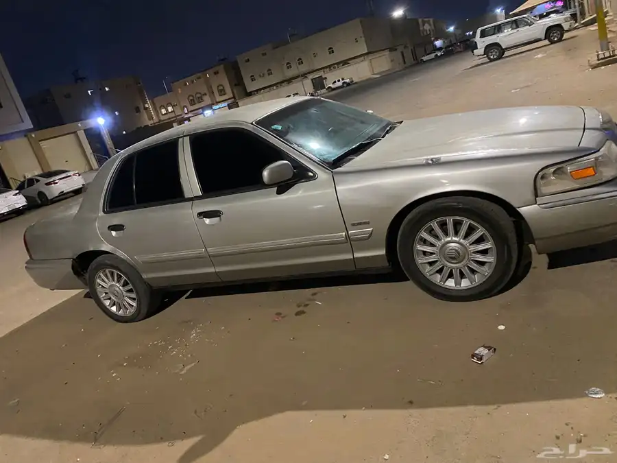 فورد ماركيز 2010 نظيف فيه كل شيء ماعدا فيه مشكله بالقير 1
