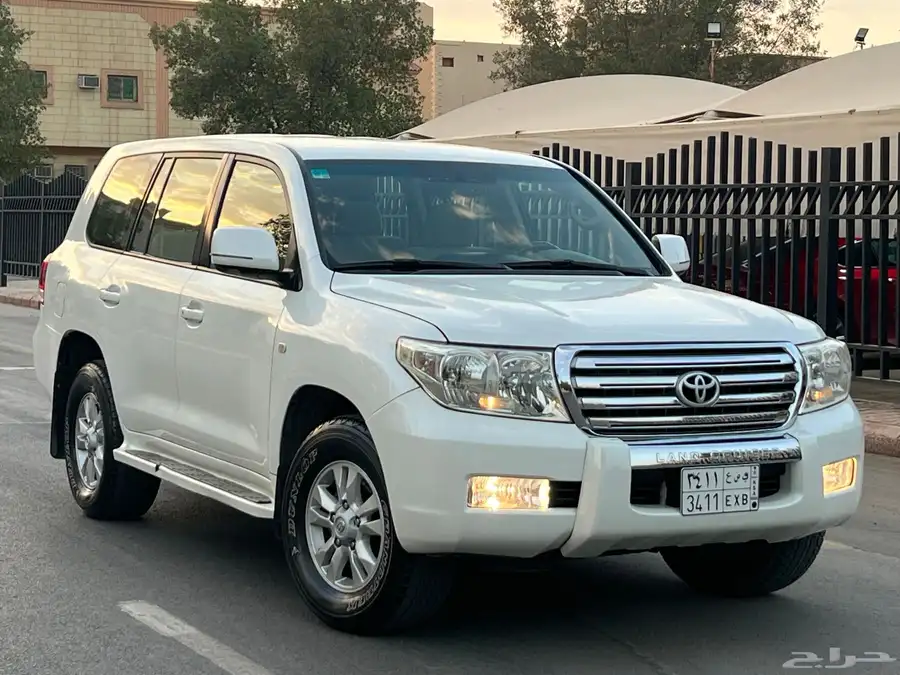 للبيع جيب لاندكروزر ((GXR 2011 نظيف جدا )) 15