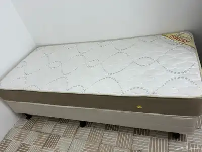سرير نفر مع مرتبة طبي بحالة الجديد 6