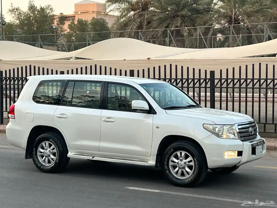 للبيع جيب لاندكروزر ((GXR 2011 نظيف جدا )) 20