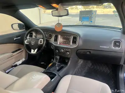 للبيع تشارجر 2014 v8 3