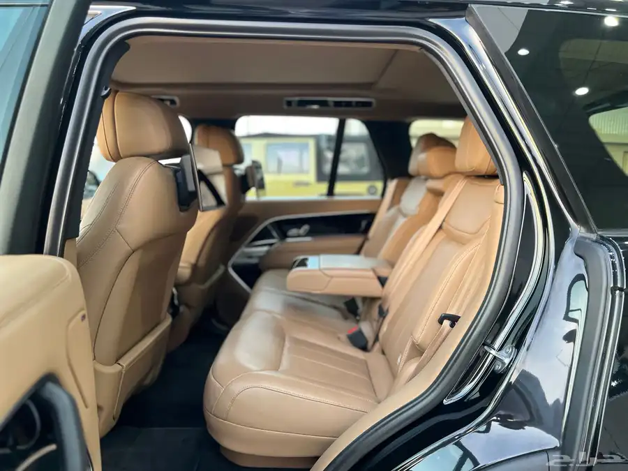رنج روفر فوج HSE v8 موديل 2023 17