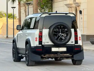 لاندروفر ديفندر موديل 2020 بحاله ممتازه 13